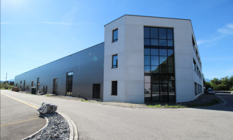Industrial-, manufacturing- and warehouse facility with bright office spaces located in Rüthi, SG